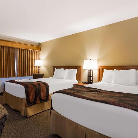 Best Western Plains Motel Wall Bagian luar foto
