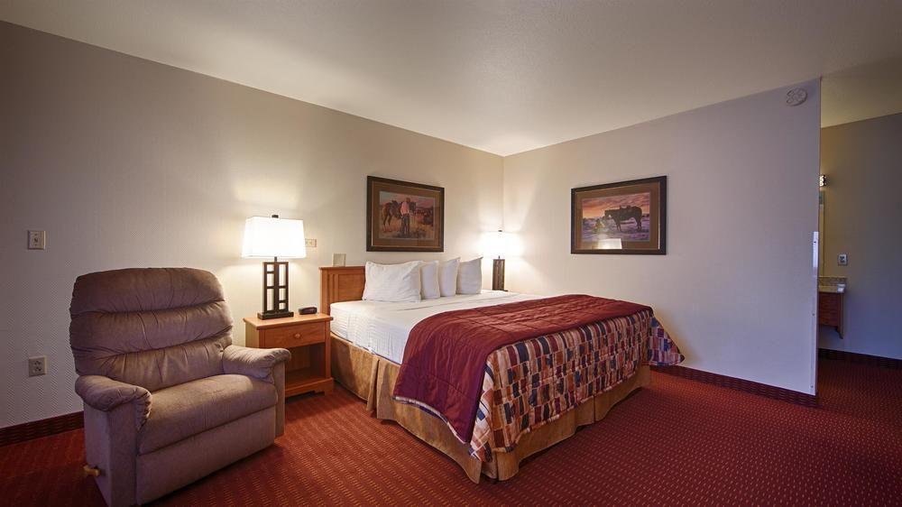 Best Western Plains Motel Wall Bagian luar foto