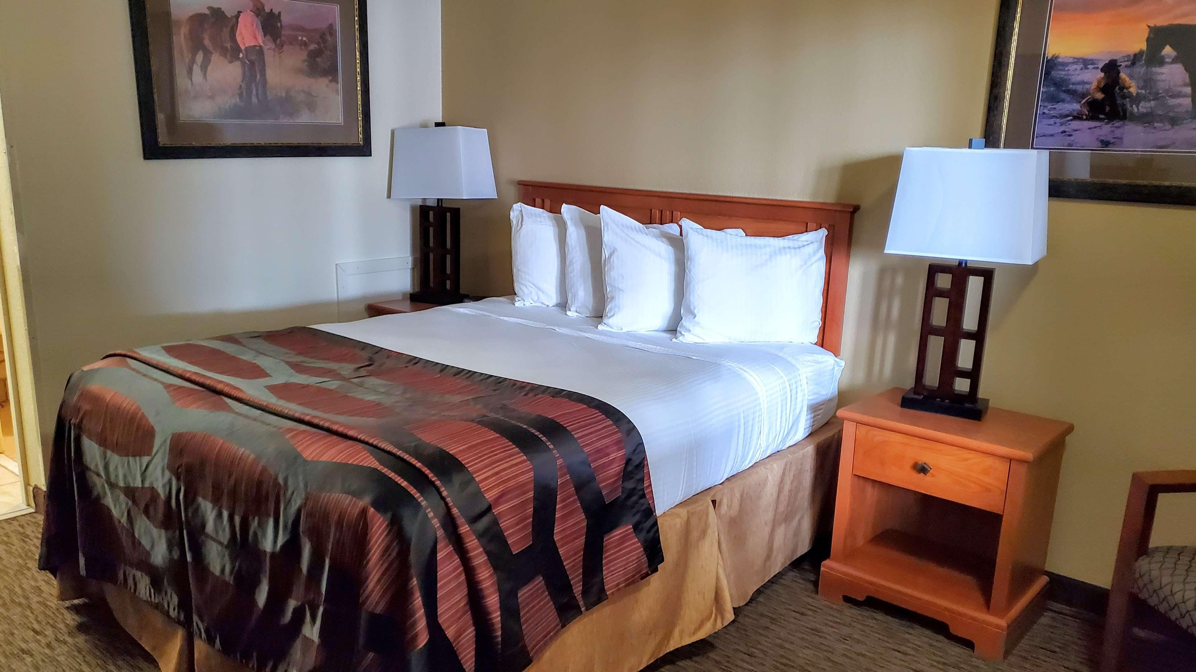 Best Western Plains Motel Wall Bagian luar foto