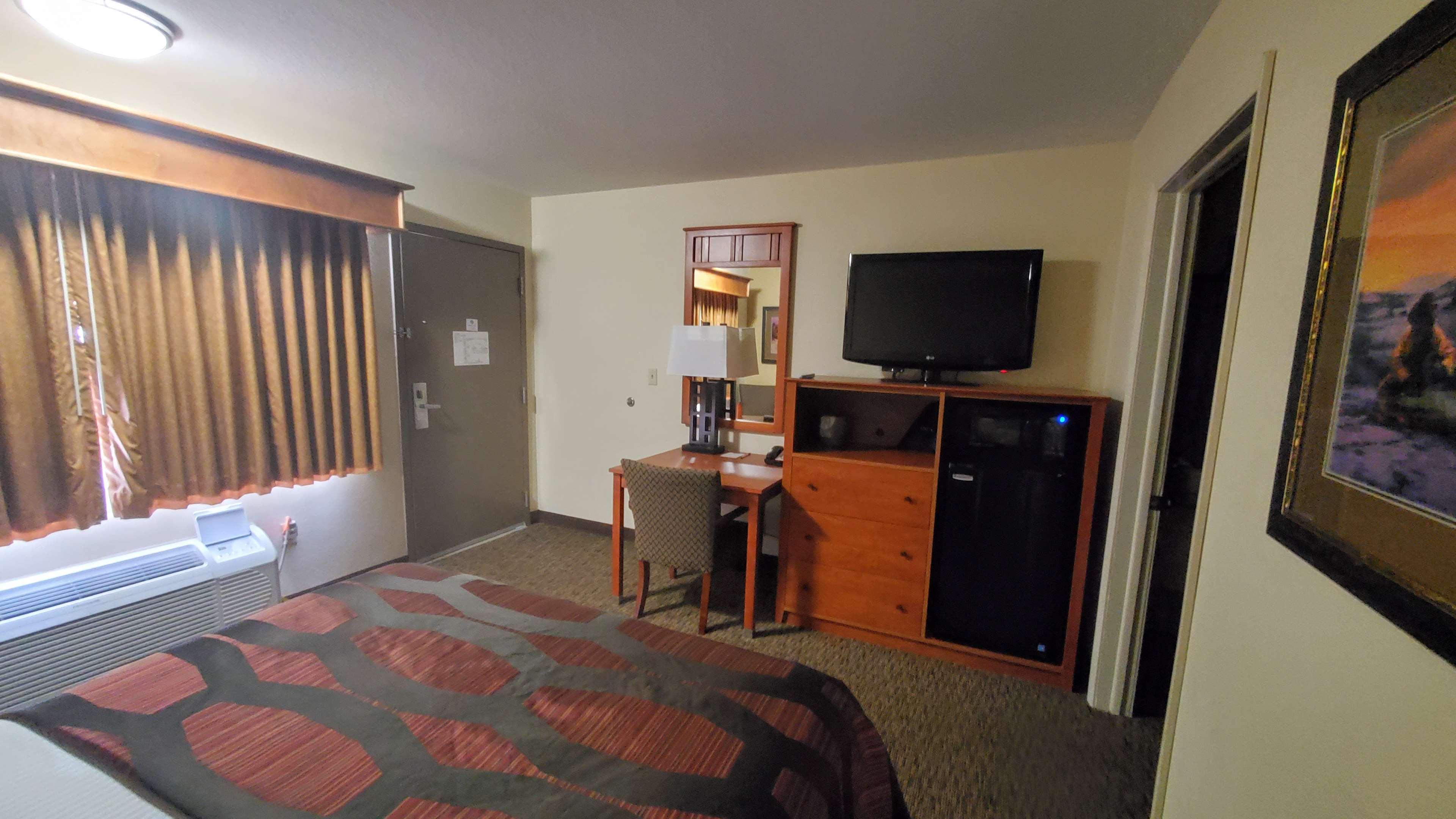 Best Western Plains Motel Wall Bagian luar foto