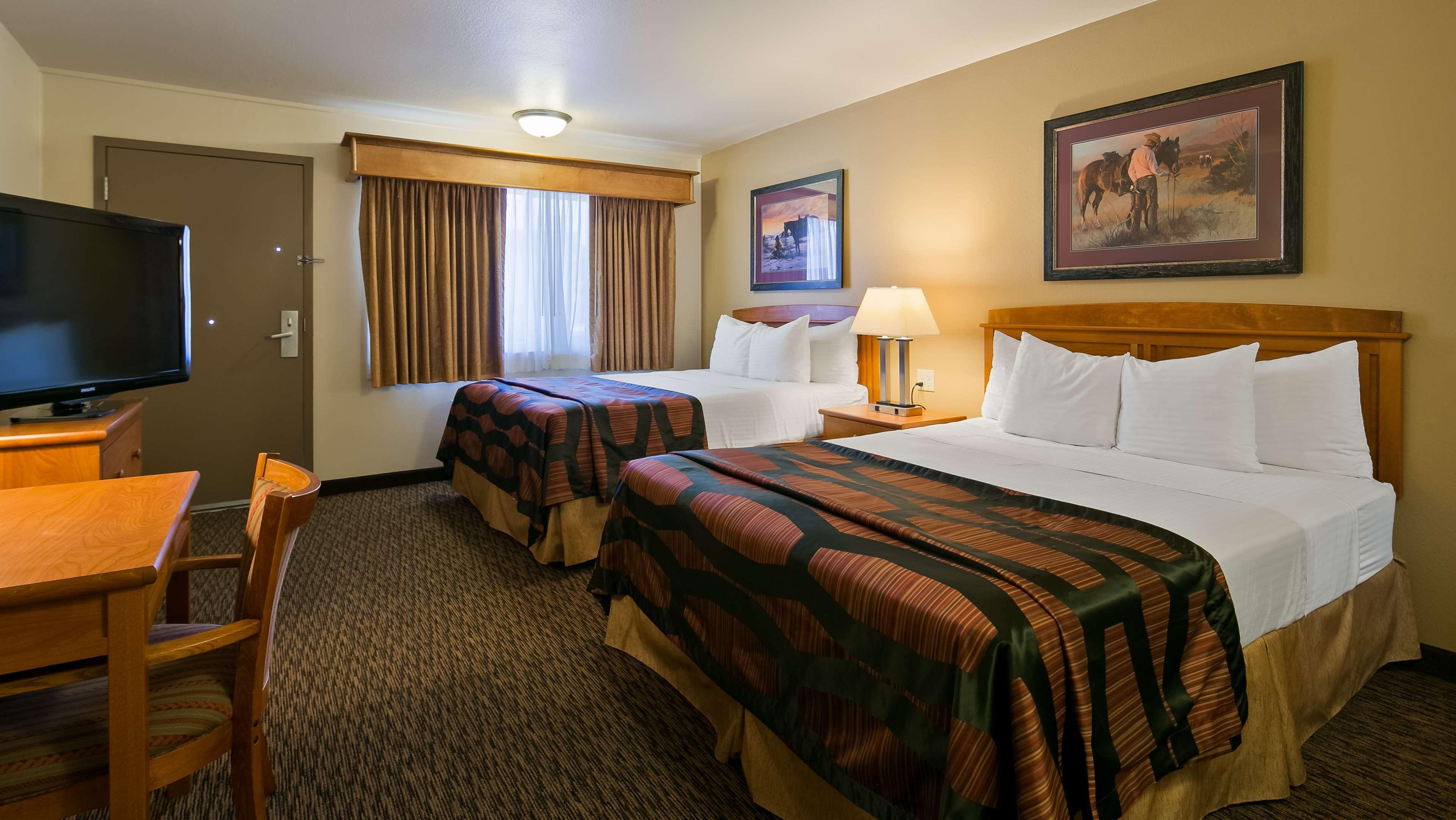 Best Western Plains Motel Wall Bagian luar foto