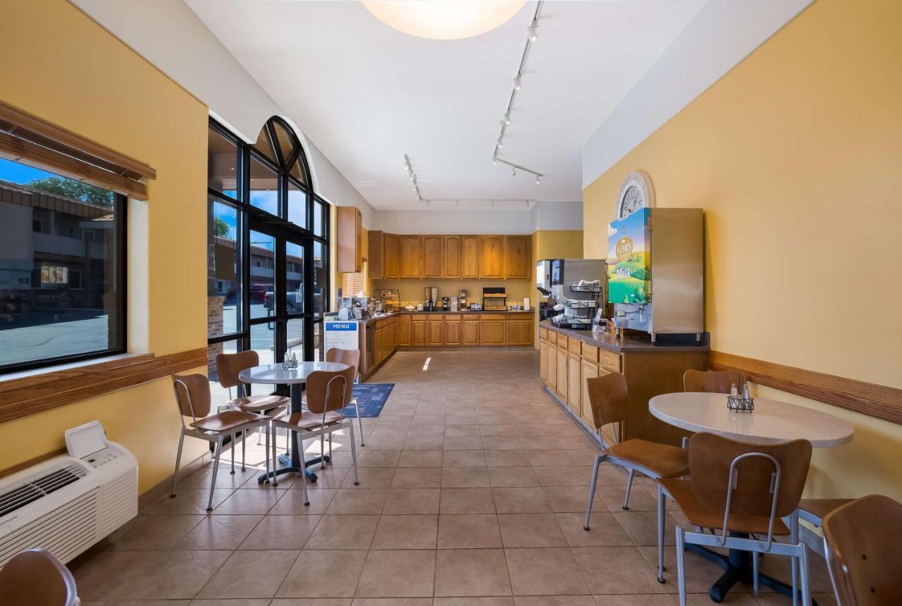 Best Western Plains Motel Wall Bagian luar foto