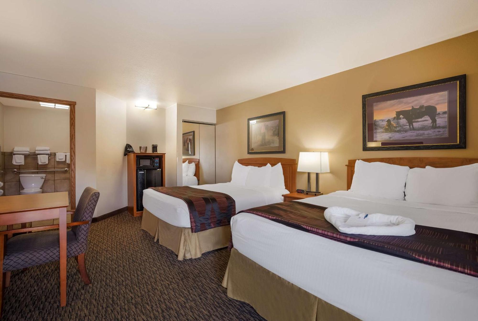 Best Western Plains Motel Wall Bagian luar foto