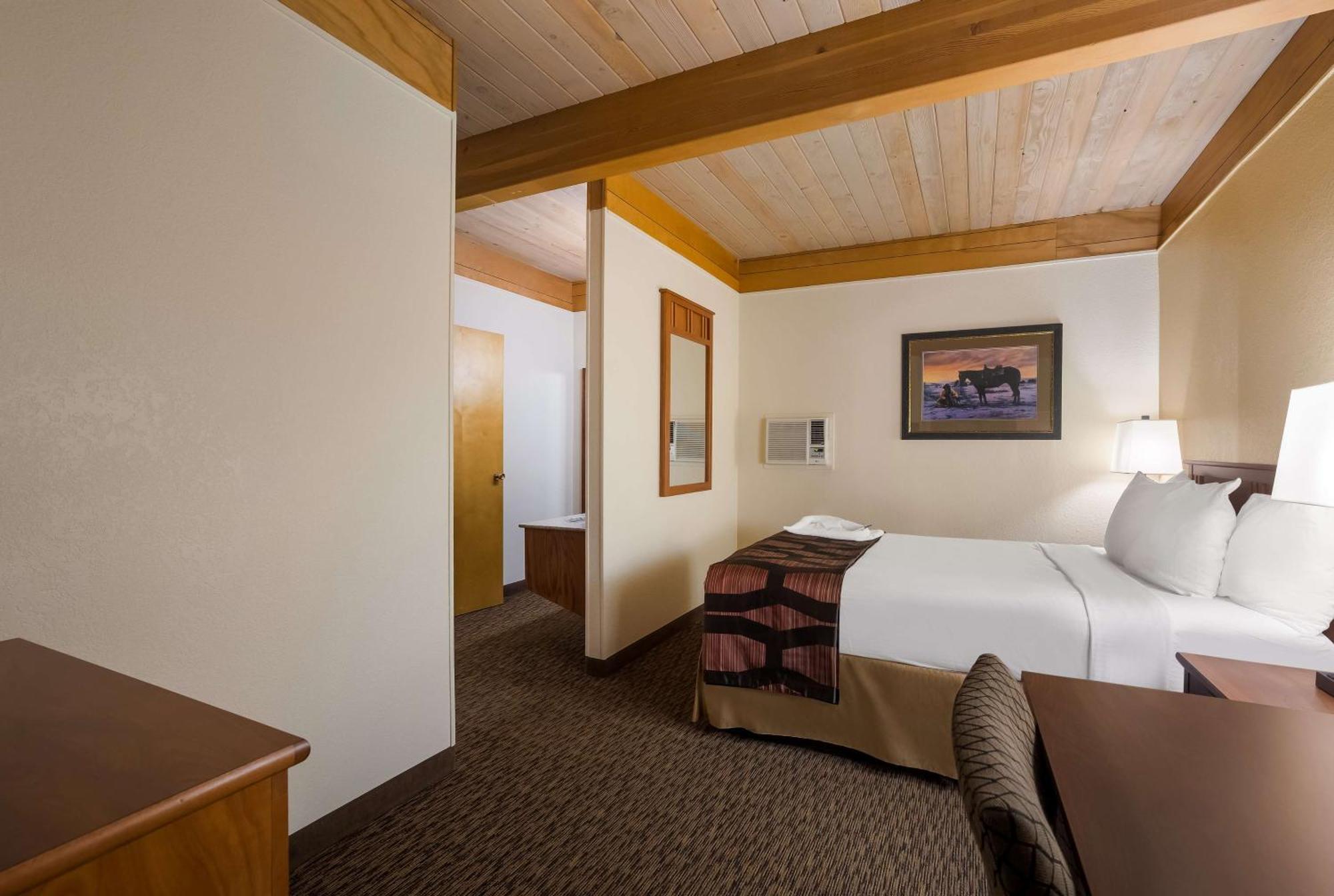 Best Western Plains Motel Wall Bagian luar foto