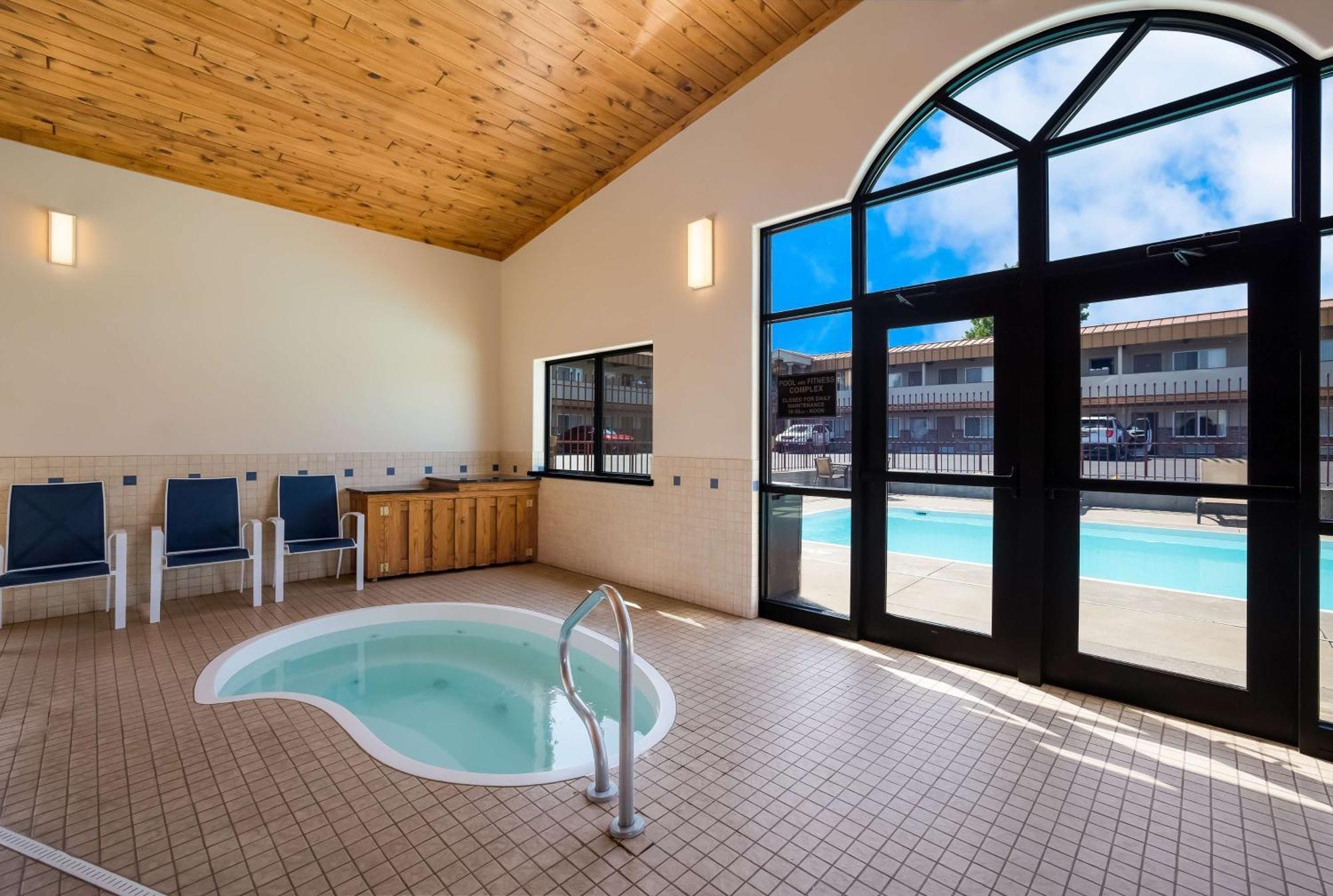 Best Western Plains Motel Wall Bagian luar foto