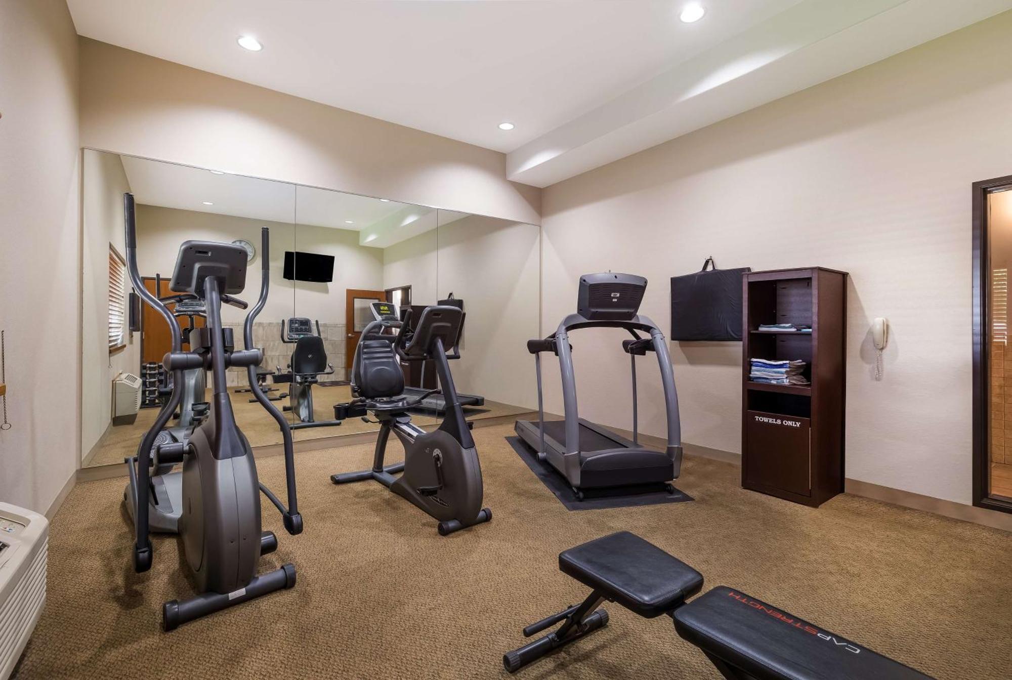 Best Western Plains Motel Wall Bagian luar foto