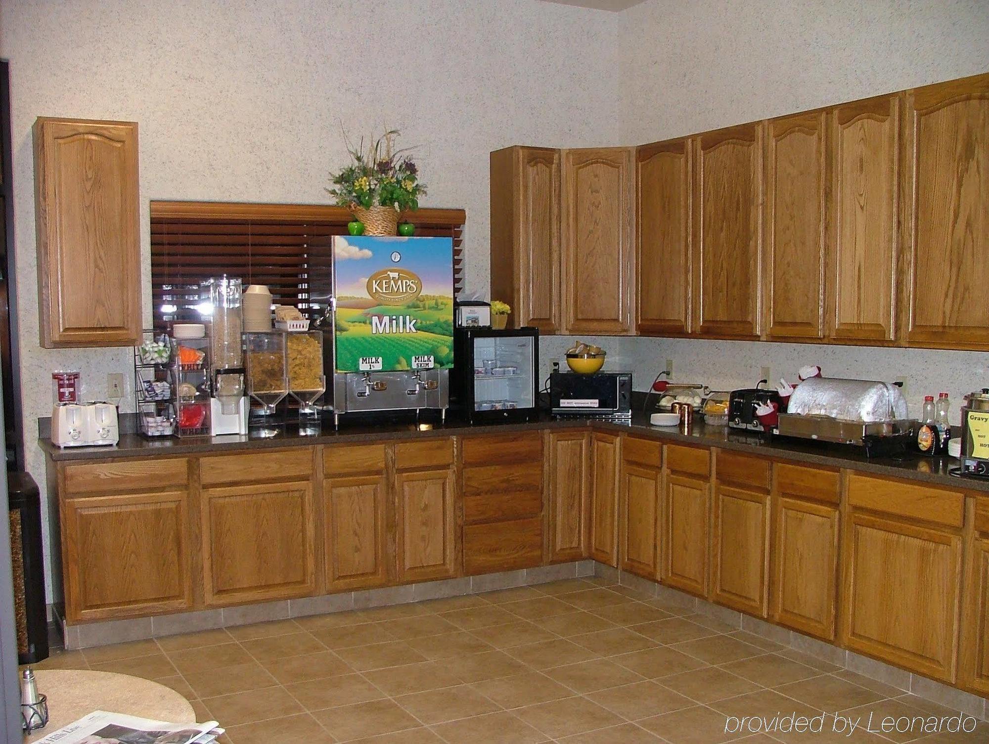 Best Western Plains Motel Wall Bagian luar foto