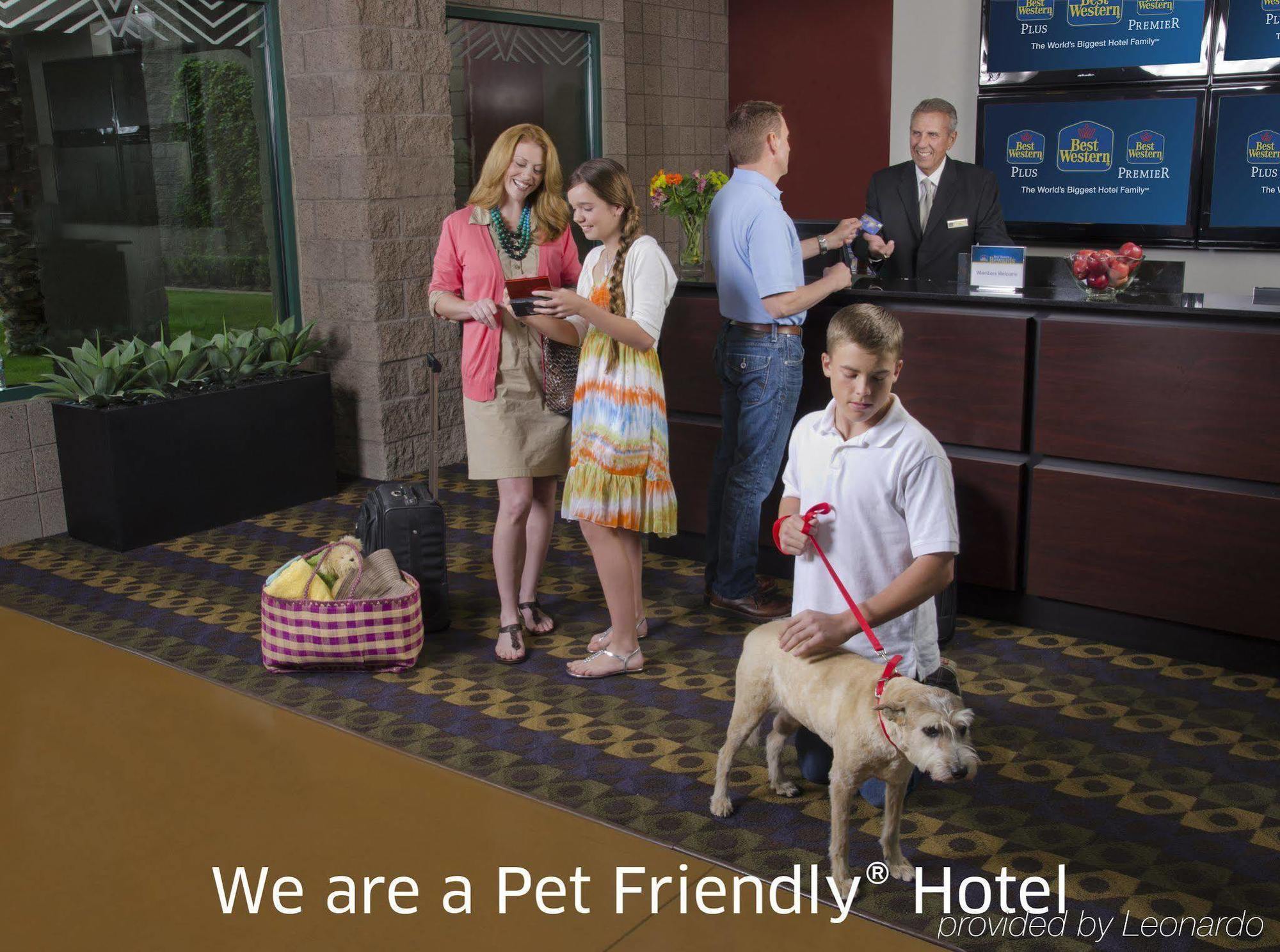 Best Western Plains Motel Wall Bagian luar foto