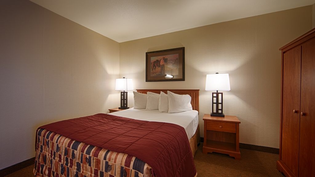 Best Western Plains Motel Wall Bagian luar foto